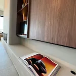 Sens Jachthaven Prachtig Uitzicht! Stijlvol Gerenoveerd Apartment