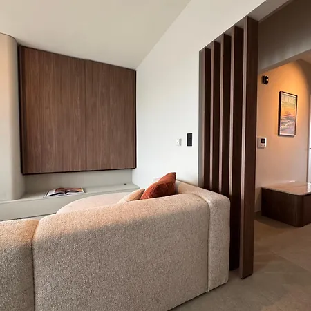 Sens Jachthaven Prachtig Uitzicht! Stijlvol Gerenoveerd Apartment